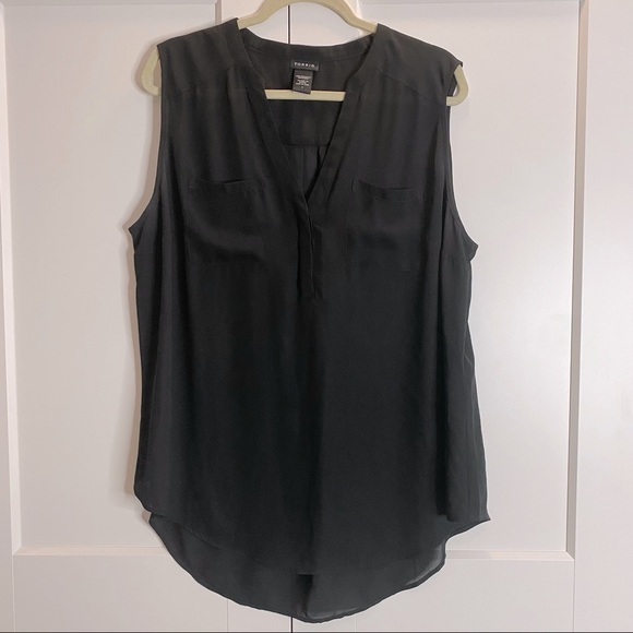 Torrid Sleeveless v-neck blouse - Picture 1 of 5